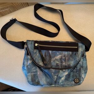 Lululemon Athletica Festival Crossbody Bag